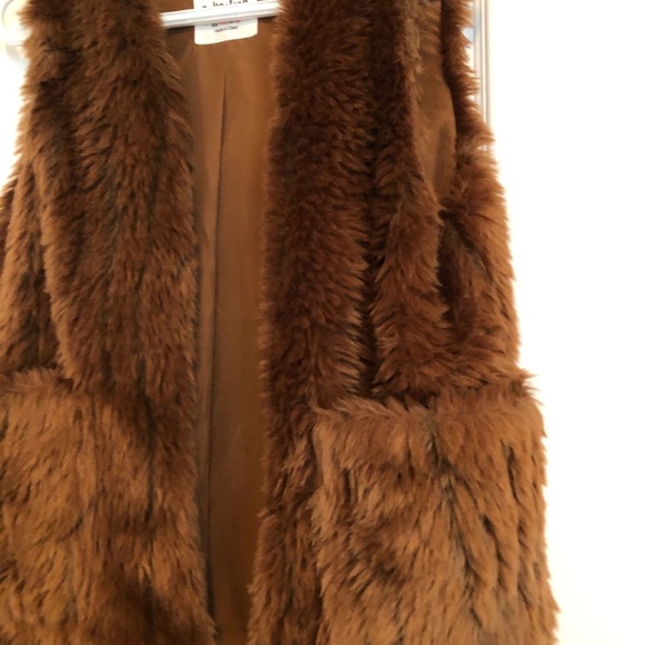 Zara Kids Faux Fur Vest - Size 11/12 kids - Picture 3 of 3